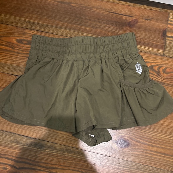 FP Movement by Free People Pants - Free people movement olive Get Your Flirt On Shorts size cs